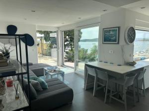 Villa Seawave - on the beach!