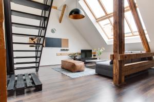 Ultimate Prague 1 experience - Duplex, Roof Top Terrace, Prague Castle View, free parking over weekends, AC!