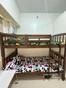 10 Mins From Airport l Live in A Condo l Field Residences l Garden View