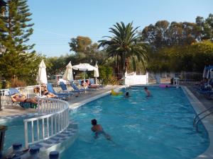 Tsolakis Studios & Apartments