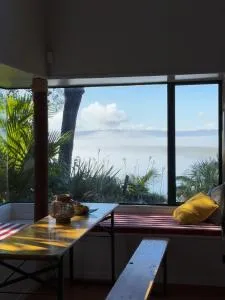 Waterfront loft with city view - Kumeu