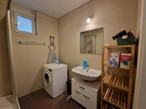 Vienna Danube Garden Apartment 22