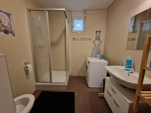 Vienna Danube Garden Apartment 22