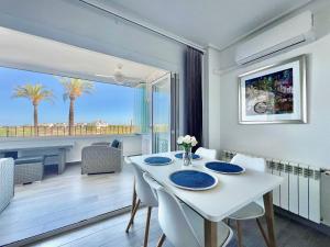 Stunning apartment with pool, golf and lake views