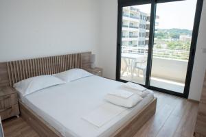 Suri Apartments