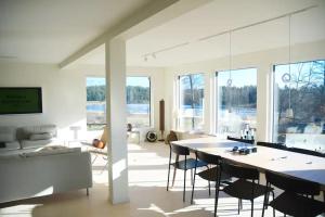 Sea view villa in Sthlm Archipelago 30 min from town