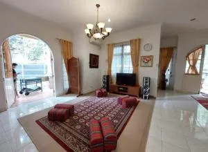 Villa puncak bogor 4 Kamar tidur with privat pool at kota bunga - Cibadak