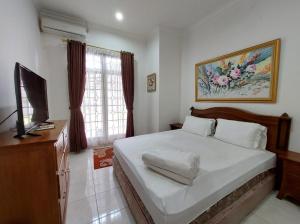 Villa puncak bogor 4 Kamar tidur with privat pool at kota bunga