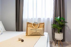 Himara City 12 - Central & Beach Access