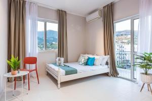 Himara City 13 - Central, Beach Access