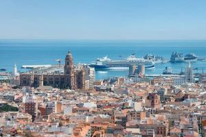 Urban Jungle in Malaga Center, 18th Floor, Rooftop pool, Free Parking