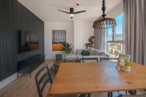 Urban Jungle in Malaga Center, 18th Floor, Rooftop pool, Free Parking