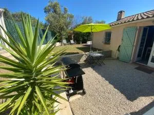 Logement calme et chaleureux dans villa - Évenos