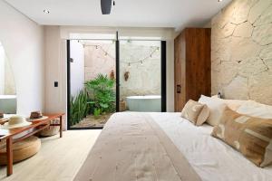 Mistiq Temple Premium Experience