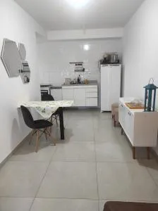 Apt aconchegante, dois quartos, um banheiro, cozinha completa e uma vaga de garagem - 圣丽塔-杜萨普卡伊