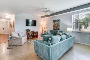 Fort Myers Condo in Country Club with Pool and Tennis