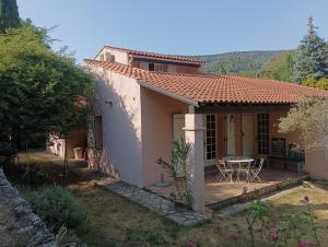 Maisons de vacances Villa provencale au calme entouree de verdure, animaux de compagnie acceptes ! : photos des chambres
