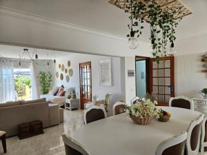 Sunshine, casa de campo e praia, estilo e conforto, espaço e privacidade, perfeita para as suas férias em Olhão