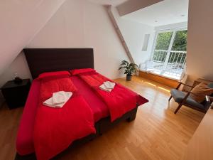 MESSE, Uniklinikum, Grugapark - Charmante Wohnung mit Dachterrasse in guter Lage