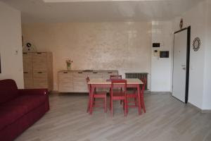 Transit, Train Station 20 min from Rome and Parking