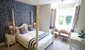 Double Room with Four Poster Bed room in The Malvern Hills Hotel
