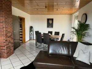 Haus Pia in ruhiger Lage, sehr messenah gelegen - Bledeln