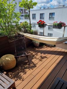 Modern Apartment with Sunny Terrace Chopin Airport