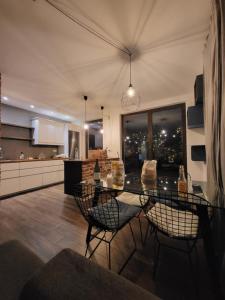 Modern Apartment with Sunny Terrace Chopin Airport