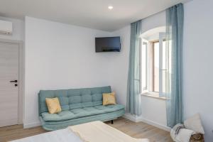 New luxury apartments in the center of Omiš