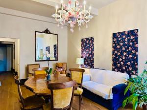 Domus An- Two Bedrooms Apartment -Antique and Historical Home