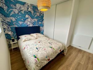 Maisons de vacances Lumineuse maison acces plage a pied a Plougasnou : photos des chambres