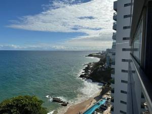 Apartamento alto padrão Salvador BC1309 Pé na Areia Vista Mar Barra Ondina