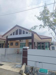 4D Homestay TSNU Tampin with pool n Bbq set