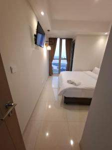 Jakarta goldcoast seaview apartment