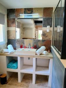 B&B / Chambres d'hotes Mas Leblanc des Alpilles : photos des chambres