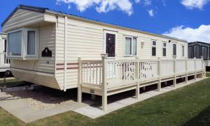 MOLLIES DEN 2 8 Berth 3 Bedrooms The Grange Holiday Park INGOLDMELLS
