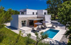Nice Home In Marasi With Wifi