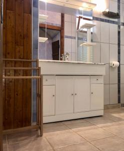 Charmant appartement en duplex & terrasse vue Larzac