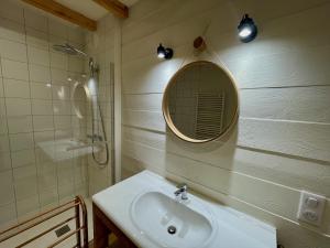 Maisons de vacances La Grange de l'ecolieu du Turc - Piscine partagee : photos des chambres