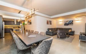 Nice Home In Sreser With Sauna 