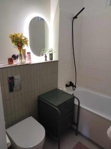 Wygodne mieszkanie na Mokotowie blisko metra - Comfortable apartment close to the subway