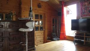 Maisons de vacances chalet 4 a 6 pers a la campagne 15 mn plages et Ajaccio grand terrain arbore calme assure : photos des chambres