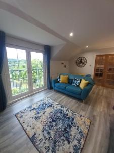 Idyllic Waterside Penthouse