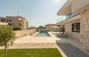 Lovely Home In Mandre With Heated Swimming Pool 