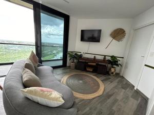 Luxurious Apartment with Charming Lake View in Mérida