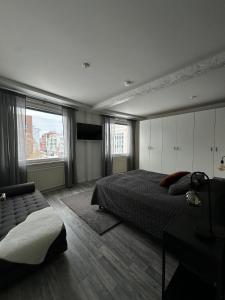 Arctic Corner Apartment with Jacuzzi