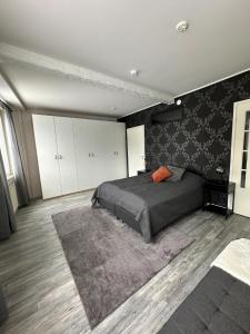 Arctic Corner Apartment with Jacuzzi