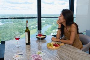 Luxurious Apartment with Charming Lake View in Mérida