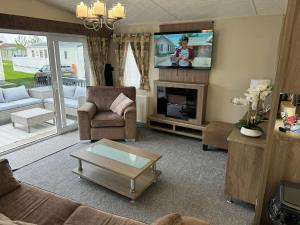 Golden Palm Resort - The Superior Retreat - Coastal Caravan Breaks