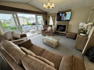 Golden Palm Resort - The Superior Retreat - Coastal Caravan Breaks